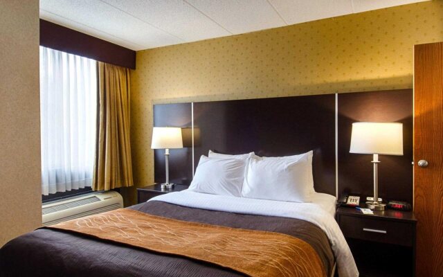 Comfort Inn & Suites Fall River