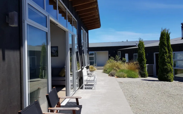 Three Rivers 2 Bedroom Cottage – Outside – Lake Tekapo