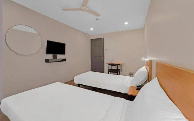 OYO Townhouse 74252 Haha Stays Perungudi