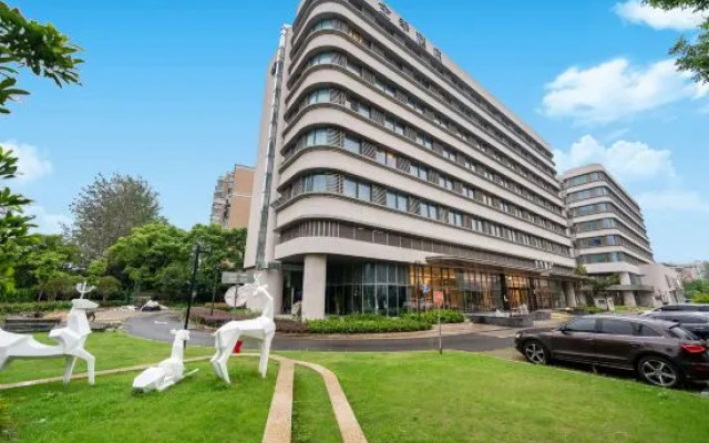 JI Hotel (Shanghai Dongjing Road Subway Station)