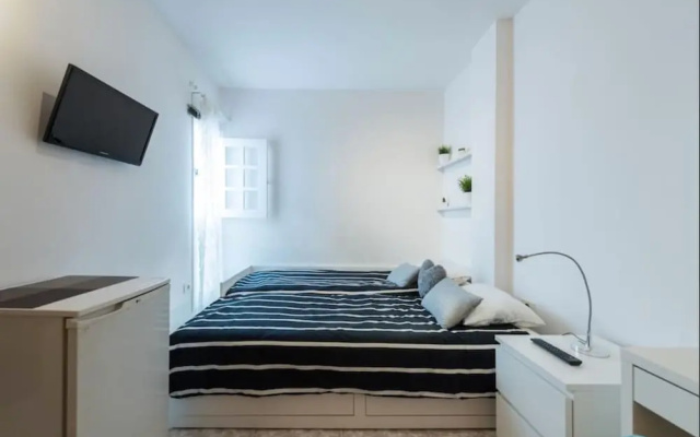#3 Private Room Renovated Apt Habi