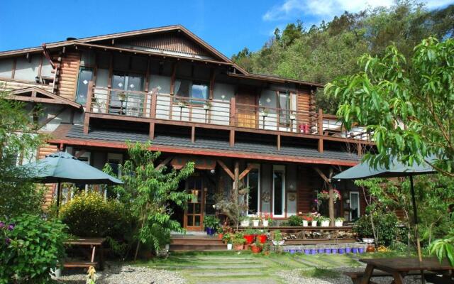 Shiyai Taoyuan B & B