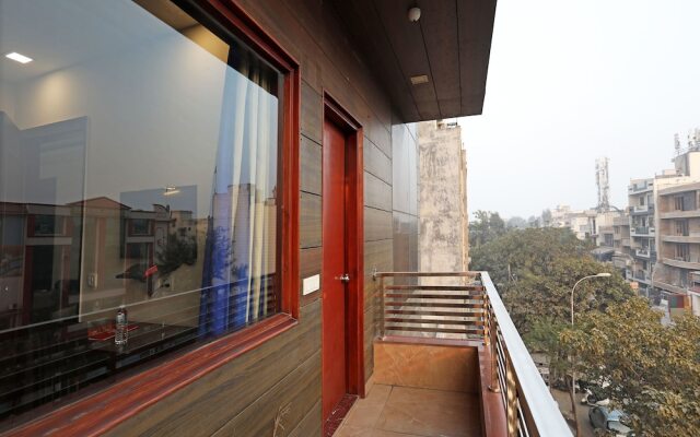 OYO Flagship 545 Rohini Pitampura