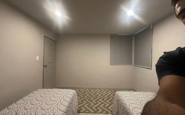 Modern Polanco Stay - Parking- Elevator- Sleeps 10