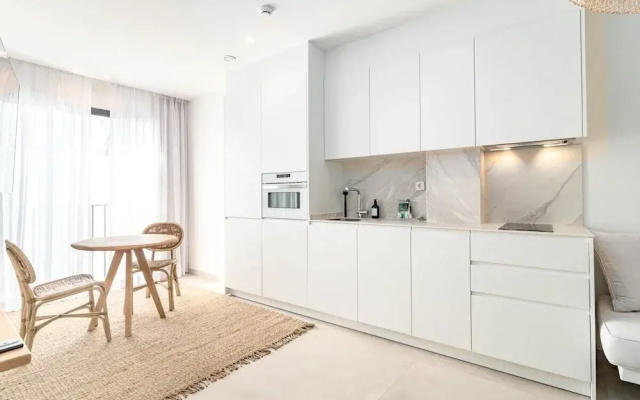 A8- Seaclub Suites by Roomservices
