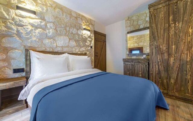 Marisstone Hotel Villa
