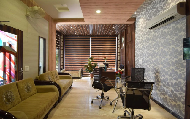 OYO 7110 Hotel Prince