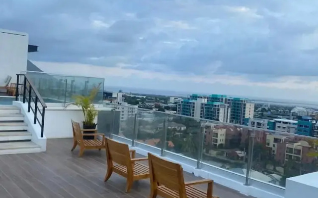 Comfy Studio with rooftop pool