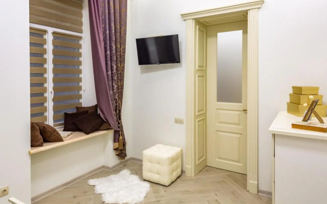 Avangard Sholom Aleichem* Apartment