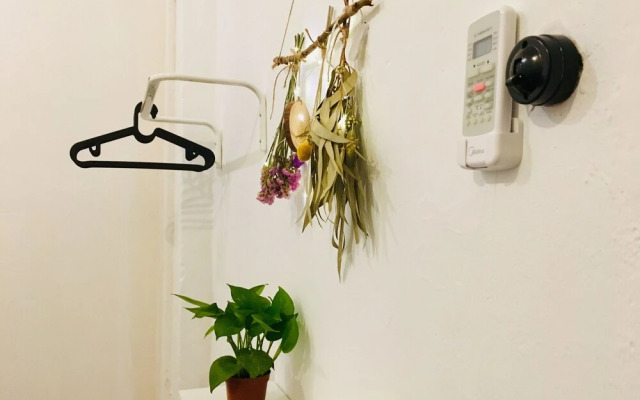 SPOT ON 90746 Vspace Guesthouse & Cafe