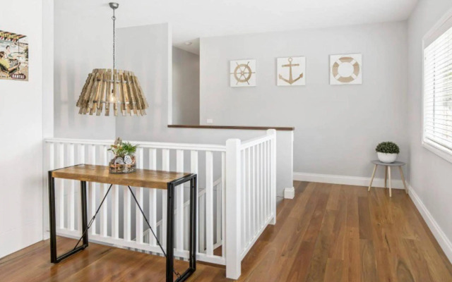 HALE KUPA Rye Beach House Spa Table Tennis