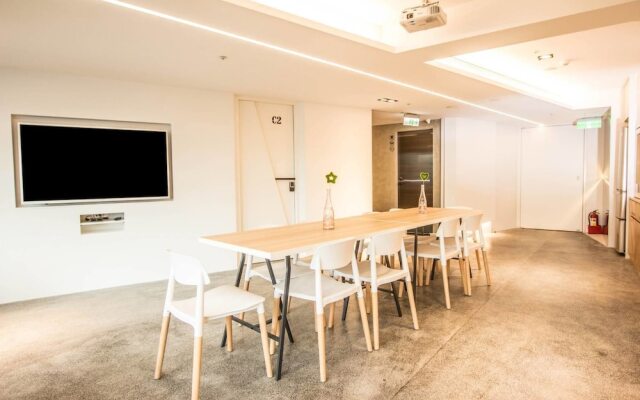 LIGHT INN - Hostel