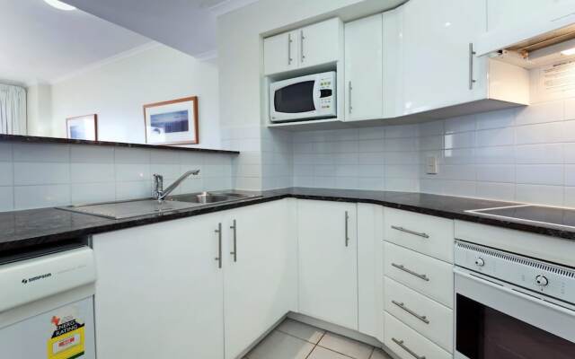 Barrington, 713/35-45 Shoal Bay Road