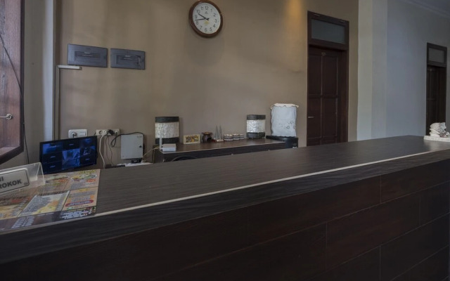 OYO 1631 Aristo Home