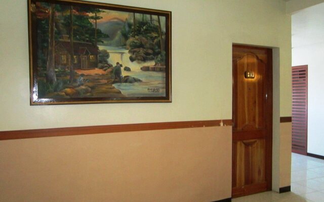 Tiptop Tower Suite Inn