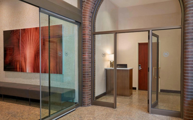 Sheraton Ottawa Hotel