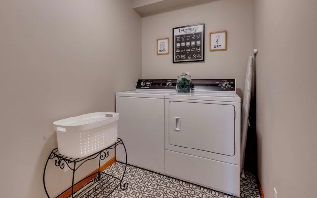 Game Room + Patio: 'bremer House Waverly Rental'