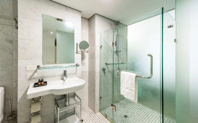 Hollywood Style Studio With Fantastic Roof Terrace