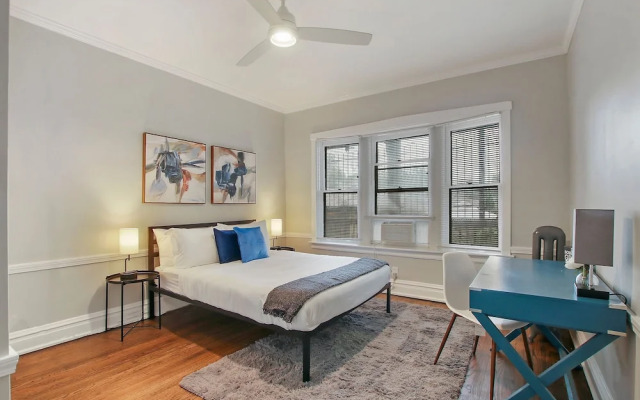 Chic 2BR Apt - Roscoe 1