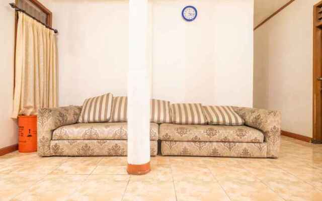 Oyo Life 2449 Sandila Residence