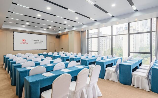 Ji Feng International Hotel - Nanning East Railway Station