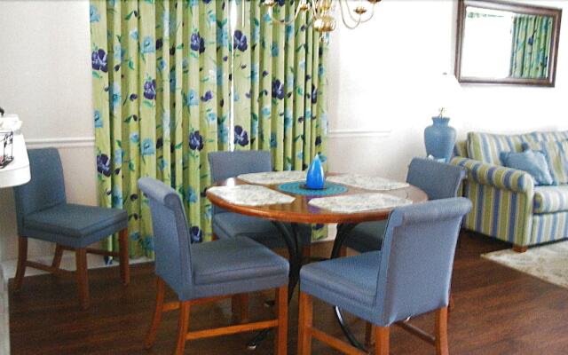 Wedgewood 511 2 Br condo by RedAwning