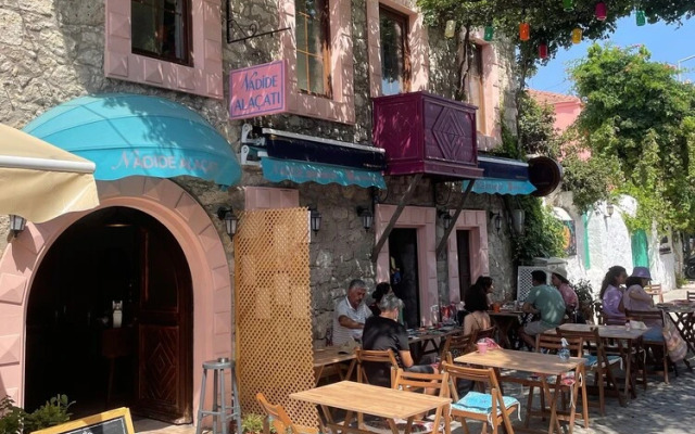 Nadide Duru Alacati