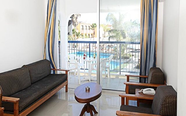 Tsokkos Holiday Hotel Apartments