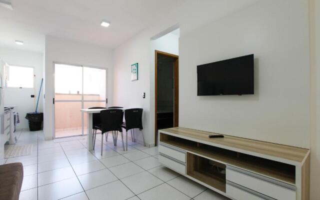 Sun Way Apartamento com piscina e churrasqueira.