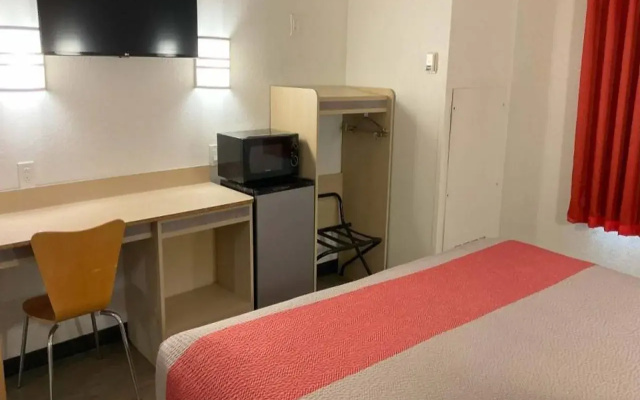 Motel 6 Jackson Airport, Pearl