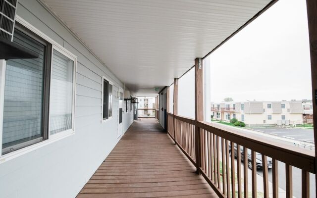 Summer Winds 202e 2 Bedroom Condo by Redawning