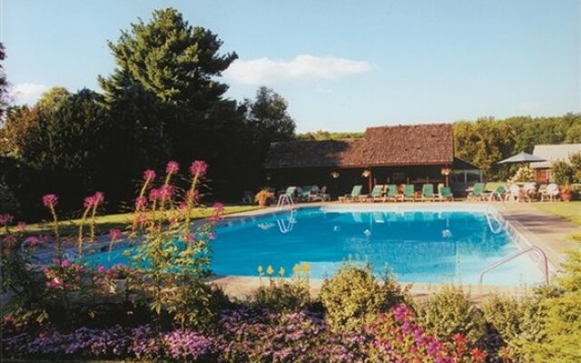 Crescent Lodge and Country Inn - Adults Only