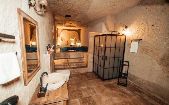 Vanessa Cave House