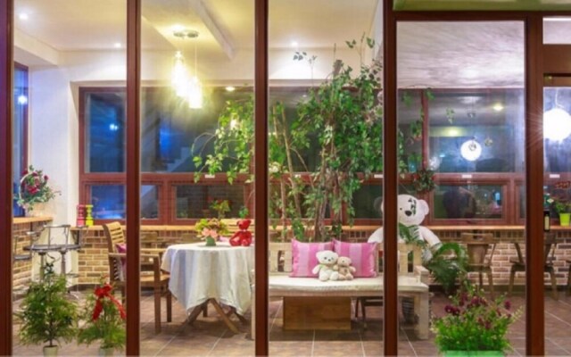 Castles Pebble Beach Pension