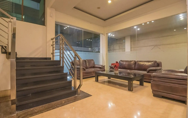 RedDoorz Premium near Paris Van Java Mall