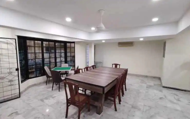 Petaling Jaya EcoVilla 90 by Vale Pine