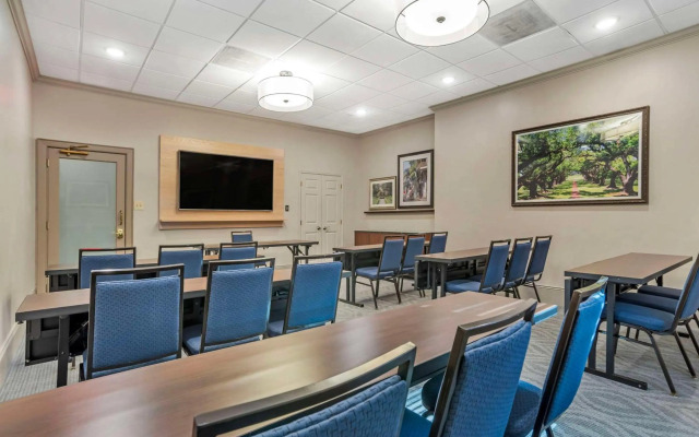 Country Inn & Suites by Radisson, Metairie (New Orleans), LA