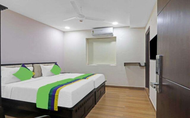 Treebo Trend Purple Square Hotel