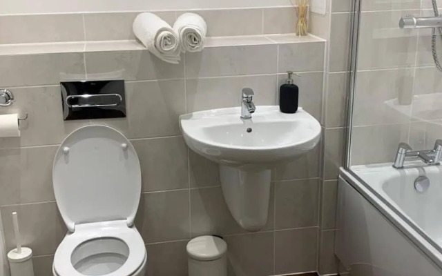 Stunning 2-bed Apartment in Grays