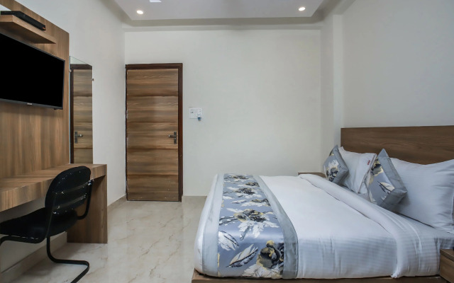 OYO 22235 Mint Residency