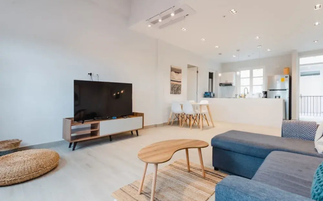 w Brilliant 1BR w Balcony in Panama