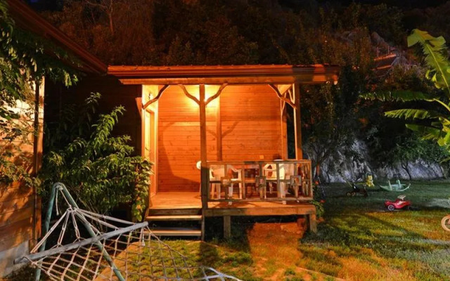 Oblomov Bungalows Apart