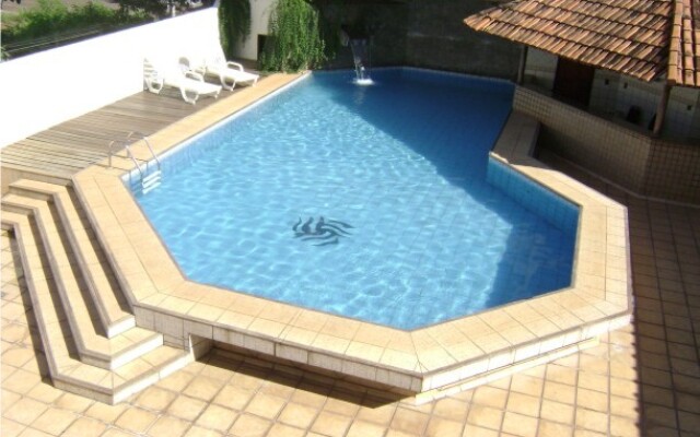 Victoria Plaza Hotel