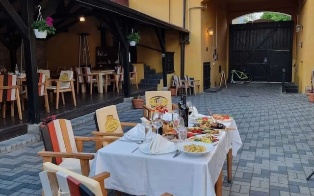 Cristian Inn