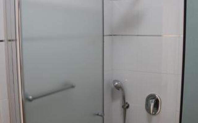 Gk Apartment Ben Gurion St.