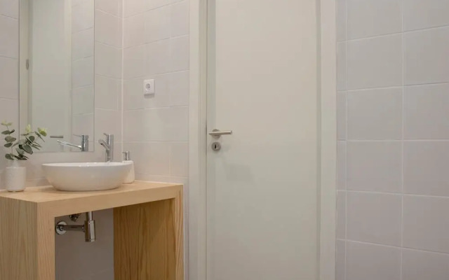 Liiiving in Porto Charming Downtown Delight I