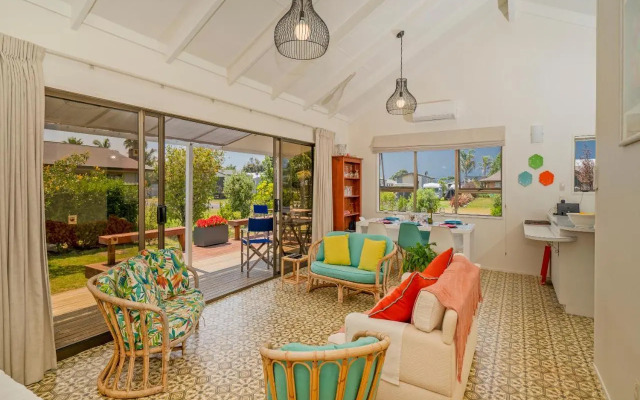 Bay Coast Happy Place - Cooks Beach Holiday Home