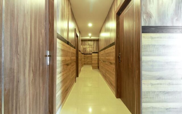 OYO 26990 Hotel Ivory Grande