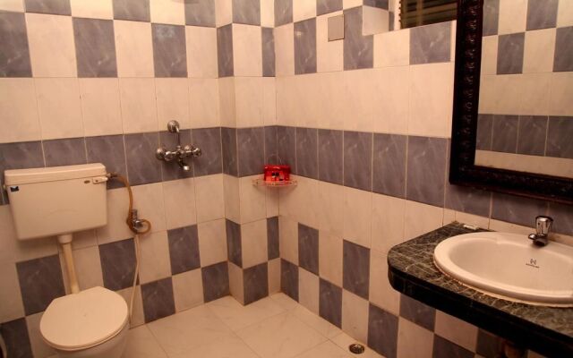OYO 1294 Hotel Padmini International