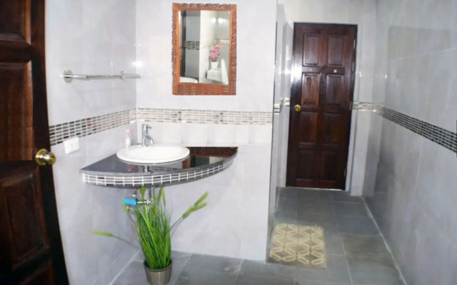 Luxury 5 Bed 5 Bath Villa